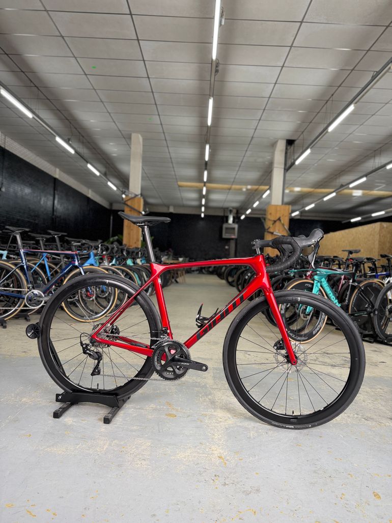 Used Giant TCR Advanced 1 Carbon 2021 Road & Gravel, Red — image 1 of 21