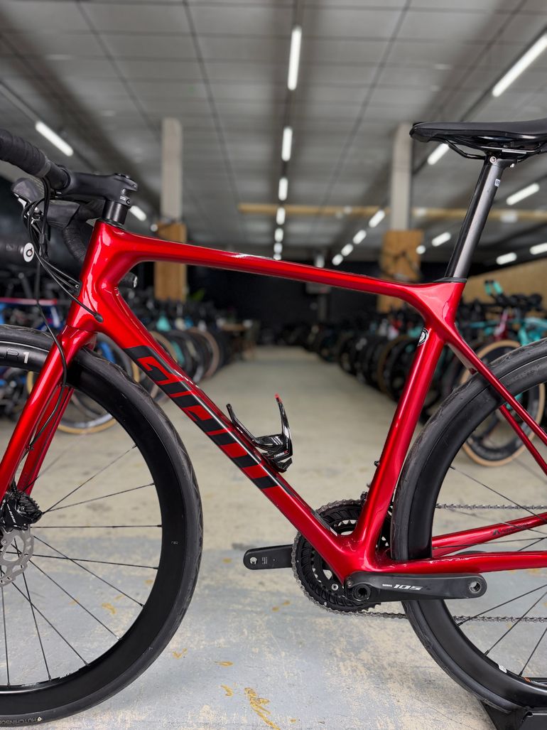Used Giant TCR Advanced 1 Carbon 2021 Road & Gravel, Red — image 20 of 21