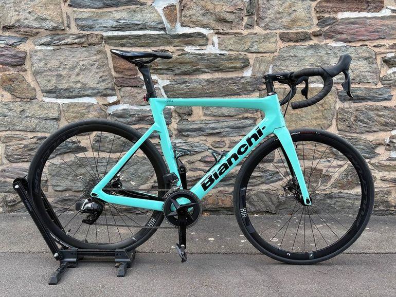 Used Bianchi BIANCHI ARIA Sram Rival ETap AXS Disc 2022 Road & Gravel, Grün — image 1 of 14