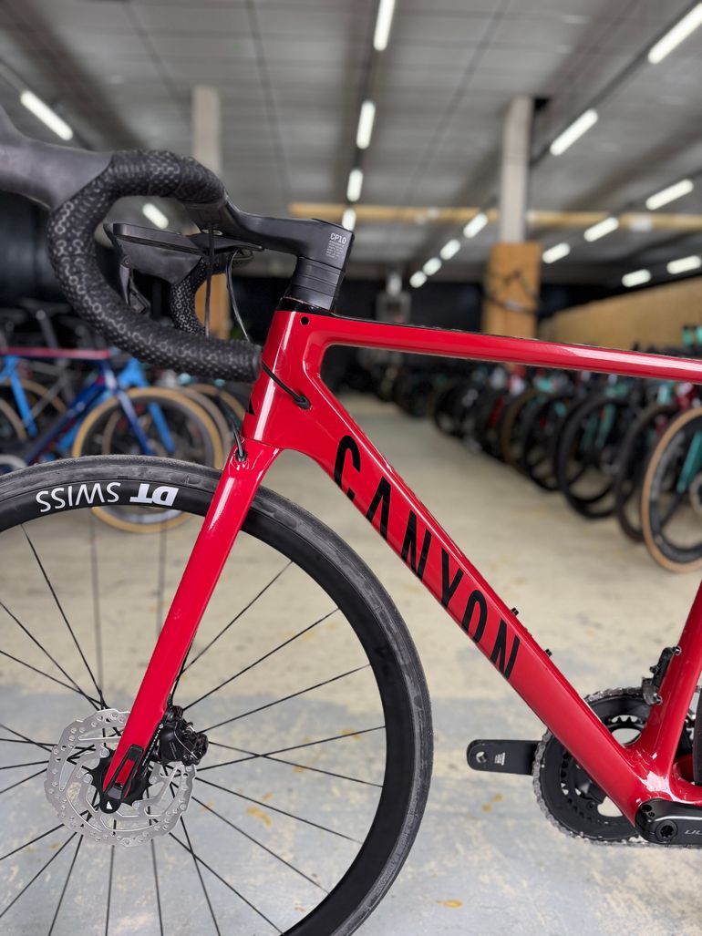 Used Canyon Ultimate CF SL Di2 Carbon 2022 Road & Gravel, Rojo — image 19 of 24