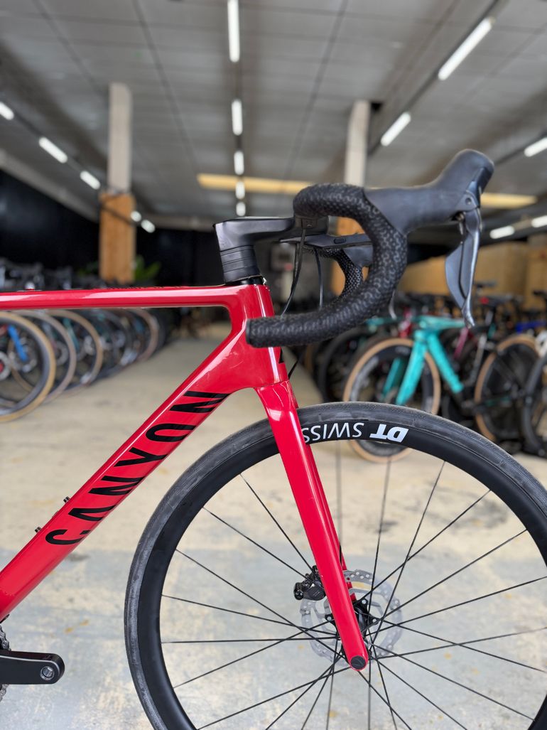 Used Canyon Ultimate CF SL Di2 Carbon 2022 Road & Gravel, Rojo — image 6 of 24