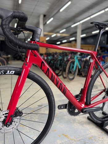 Used Canyon Ultimate CF SL Di2 Carbon 2022 Road & Gravel, Rojo — image 18 of 24