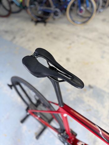 Used Canyon Ultimate CF SL Di2 Carbon 2022 Road & Gravel, Rojo — image 16 of 24