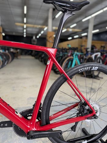 Used Canyon Ultimate CF SL Di2 Carbon 2022 Road & Gravel, Rojo — image 21 of 24