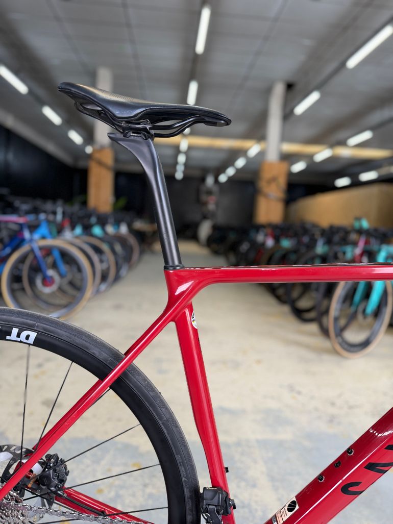 Used Canyon Ultimate CF SL Di2 Carbon 2022 Road & Gravel, Rojo — image 9 of 24