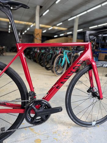 Used Canyon Ultimate CF SL Di2 Carbon 2022 Road & Gravel, Rojo — image 12 of 24
