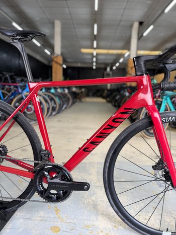 Used Canyon Ultimate CF SL Di2 Carbon 2022 Road & Gravel, Rojo — image 13 of 24