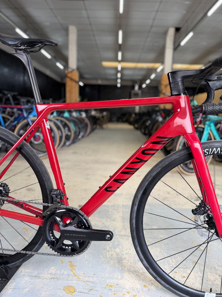 Used Canyon Ultimate CF SL Di2 Carbon 2022 Road & Gravel, Rojo — image 13 of 24