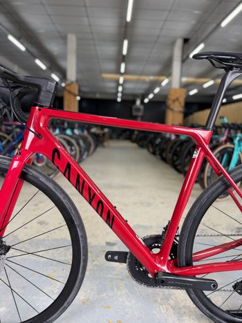 Used Canyon Ultimate CF SL Di2 Carbon 2022 Road & Gravel, Rojo — image 23 of 24