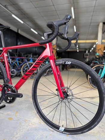 Used Canyon Ultimate CF SL Di2 Carbon 2022 Road & Gravel, Rojo — image 3 of 24