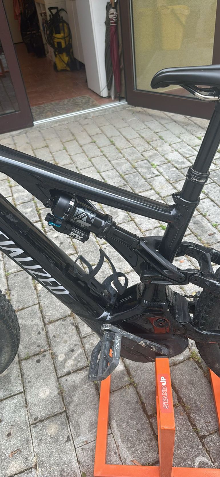 Used Specialized Turbo Levo Comp Alloy 2022 2022 Mountainbike, Black — image 4 of 9