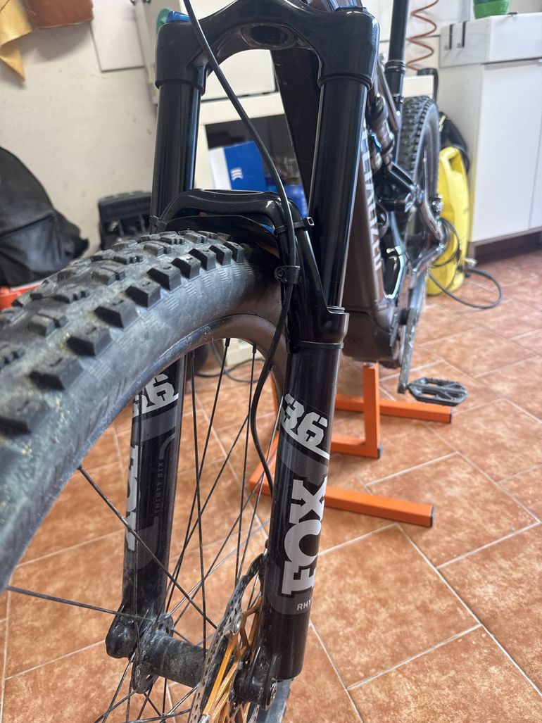 Used Specialized Turbo Levo Comp Alloy 2022 2022 Mountainbike, Black — image 15 of 17