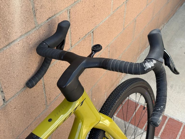 Used Scott Addict Gravel Tuned 2024 2024 Road & Gravel, Black — image 5 of 19