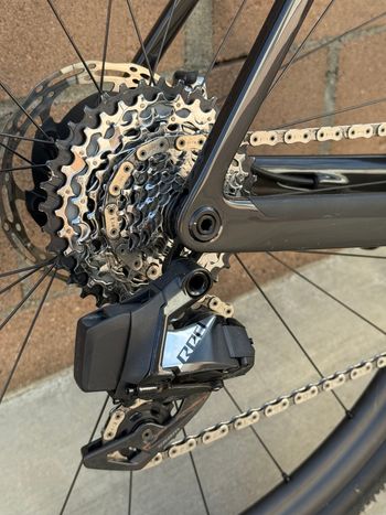 Used Scott Addict Gravel Tuned 2024 2024 Road & Gravel, Black — image 4 of 19
