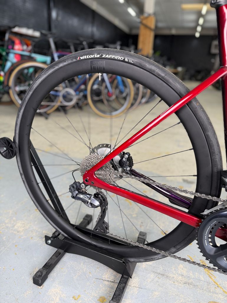 Used Specialized Tarmac SL6 Disc Comp - Ultegra Di2 2019 2019 Road & Gravel — image 10 of 24