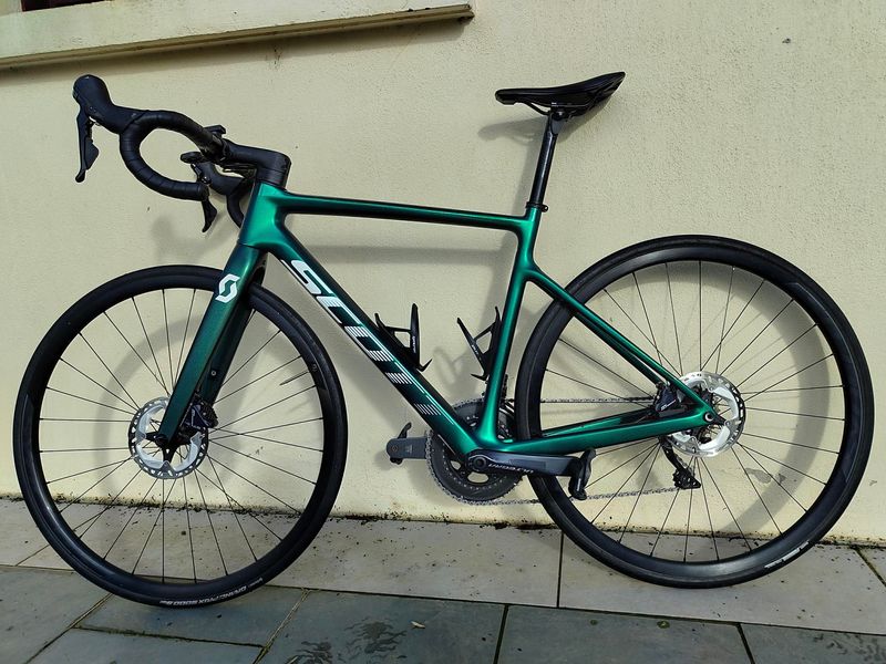 Käytetty Scott Addict 20 2022 2022 Road & Gravel — kuva 2 / 6