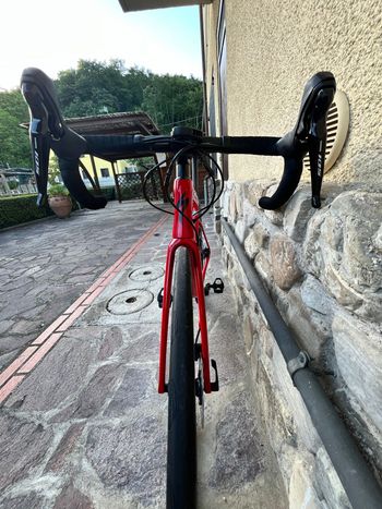 Used Specialized Tarmac Shimano 105 2023 Road & Gravel, Red — image 7 of 8