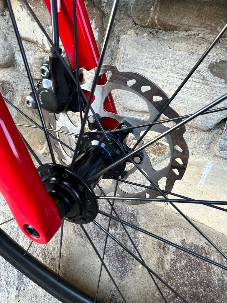 Used Specialized Tarmac Shimano 105 2023 Road & Gravel, Red — image 6 of 8