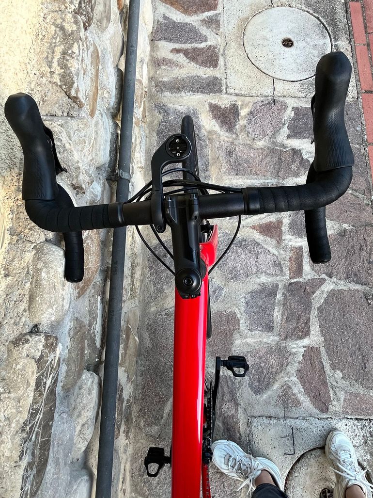 Used Specialized Tarmac Shimano 105 2023 Road & Gravel, Red — image 5 of 8