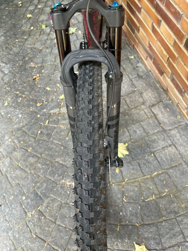 Used Mondraker PODIUM CARBON 2022 2022 Mountainbike, Rojo — image 6 of 11