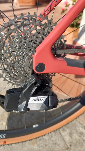 Used Canyon Grizl CF SL 6 AXS 2023 2023 Road & Gravel, Rojo — image 6 of 15