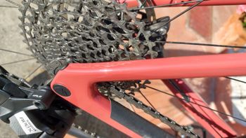 Used Canyon Grizl CF SL 6 AXS 2023 2023 Road & Gravel, Rojo — image 15 of 15
