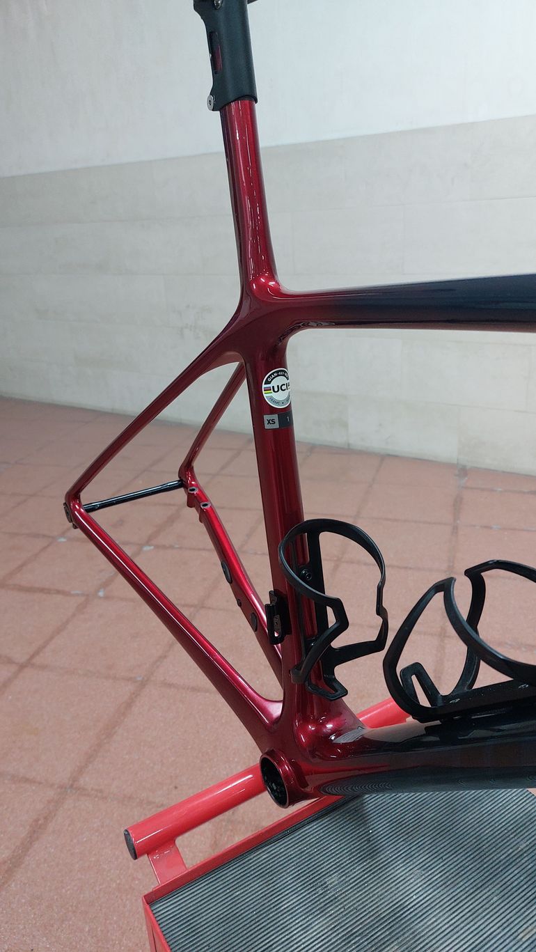 Used Giant Tcr Frameset 2022 Road & Gravel — image 4 of 13