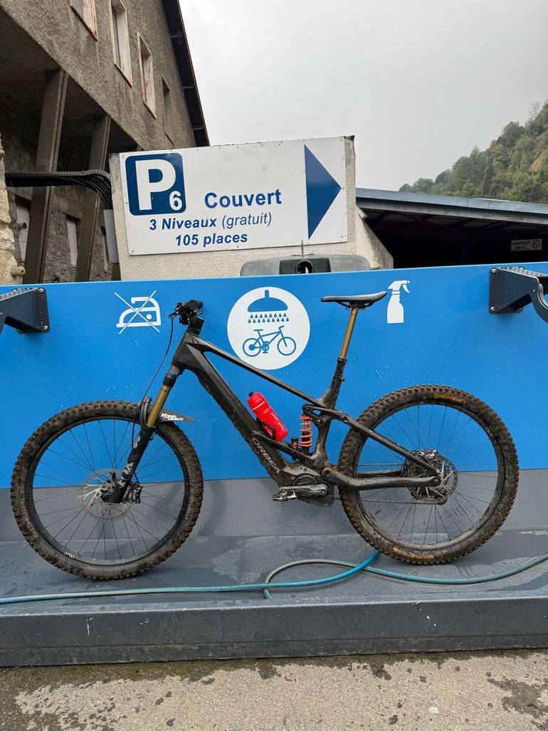 Used Orbea WILD M-TEAM 2024 2024 Mountainbike, Black, 29 — image 1 of 4