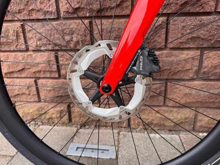 Used BMC BMC Roadmachine 01 AMP Two 2025 2025 Road & Gravel, Red — image 11 of 20