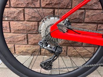 Used BMC BMC Roadmachine 01 AMP Two 2025 2025 Road & Gravel, Red — image 7 of 20