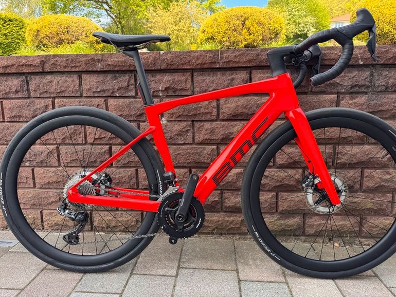 Used BMC BMC Roadmachine 01 AMP Two 2025 2025 Road & Gravel, Red — image 1 of 20