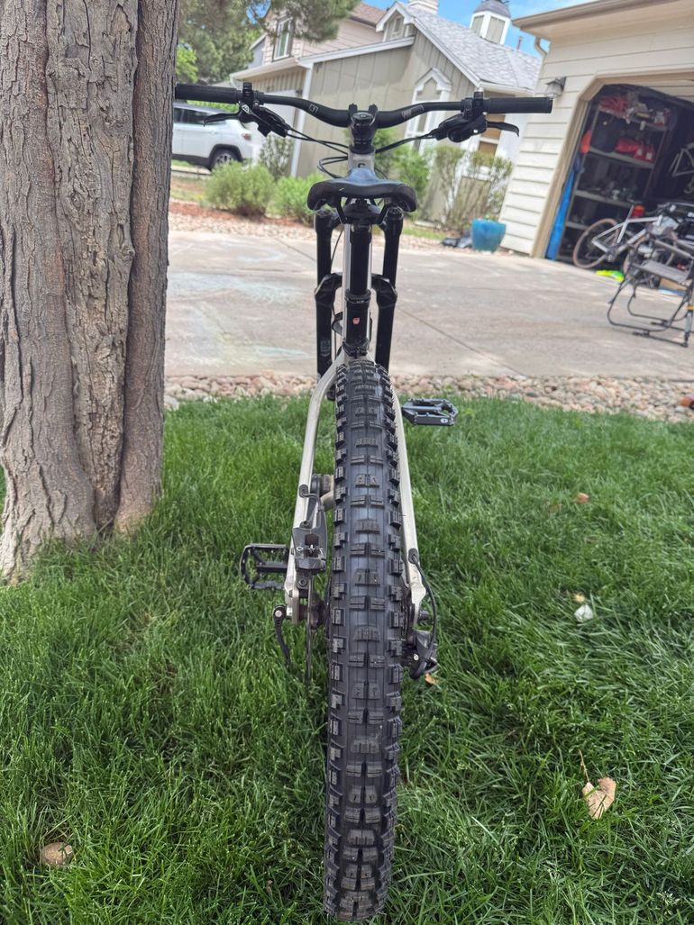 Used Commencal META HT 24 2026 2026 Youth, Light Gray — image 5 of 8