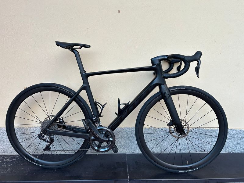 Gebrauchtes Scott Addict RC 15 carbon 2021 2021 Road & Gravel