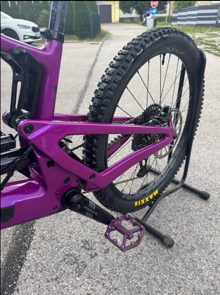 Used Santa Cruz Heckler SL S / Carbon C 2024 2024 Mountainbike — image 2 of 5