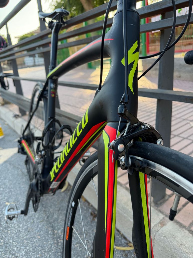 Used Specialized Roubaix SL4 Sport 2017 2017 Road & Gravel, Black — image 5 of 10