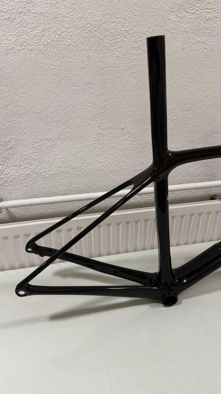 Used Giant TCR Advanced SL Disc Frameset 2024 Frameset 2024 Road & Gravel — image 8 of 11