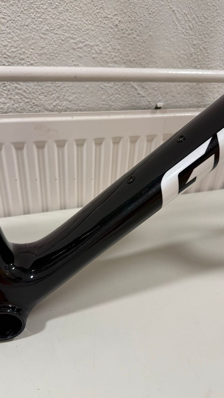 Used Giant TCR Advanced SL Disc Frameset 2024 Frameset 2024 Road & Gravel — image 6 of 11