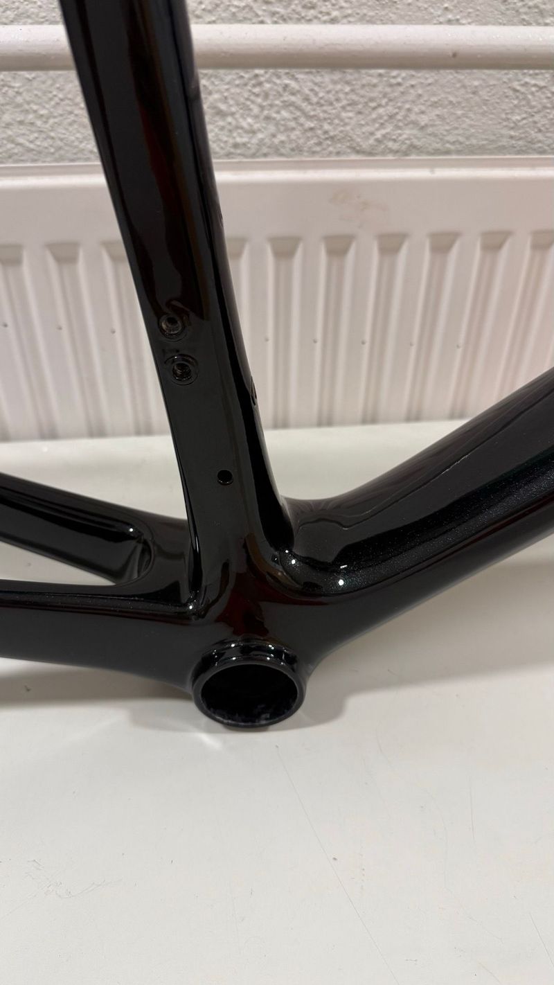 Used Giant TCR Advanced SL Disc Frameset 2024 Frameset 2024 Road & Gravel, Black — image 7 of 11