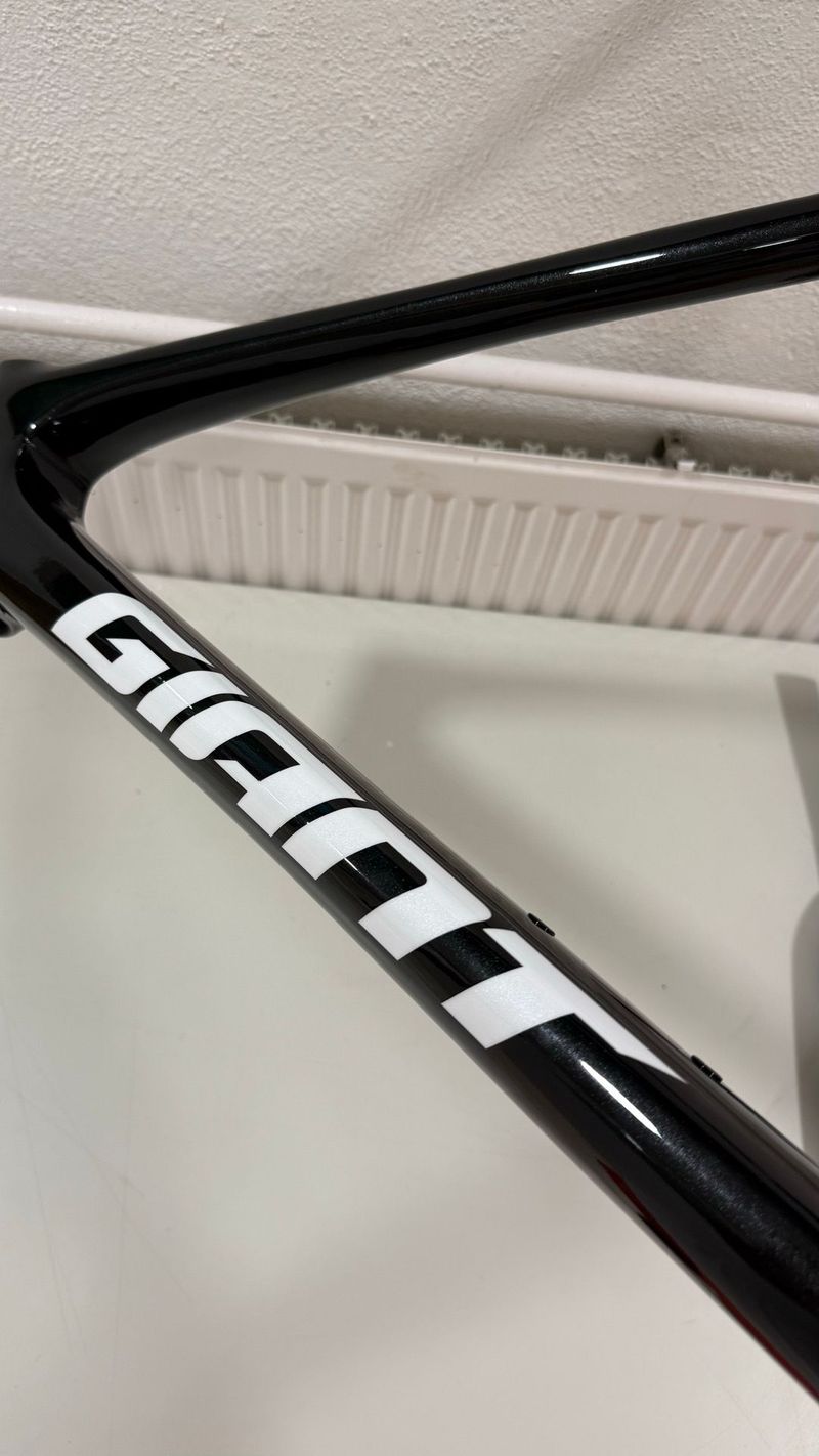 Used Giant TCR Advanced SL Disc Frameset 2024 Frameset 2024 Road & Gravel, Black — image 4 of 11