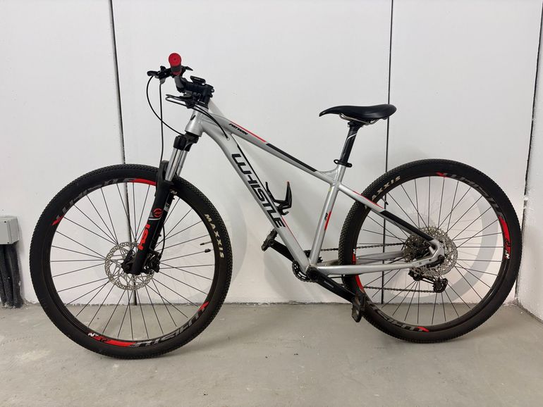 Used Whistle Patwin Shimano Deore XT 2024 Mountainbike, Light Gray — image 1 of 5