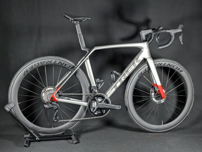 Used Trek Madone SL 7 Gen 8 2025 2025 Road & Gravel, Light Gray — image 5 of 24