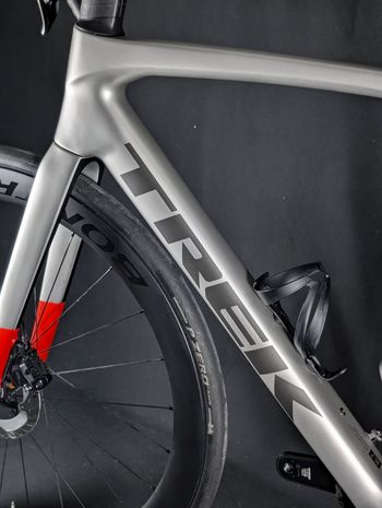 Used Trek Madone SL 7 Gen 8 2025 2025 Road & Gravel, Light Gray — image 8 of 24