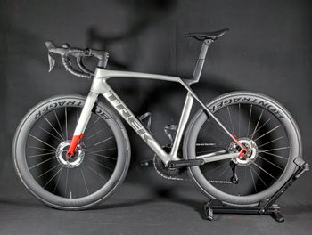 Used Trek Madone SL 7 Gen 8 2025 2025 Road & Gravel, Light Gray — image 2 of 24