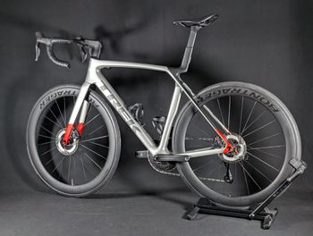 Used Trek Madone SL 7 Gen 8 2025 2025 Road & Gravel, Light Gray — image 6 of 24