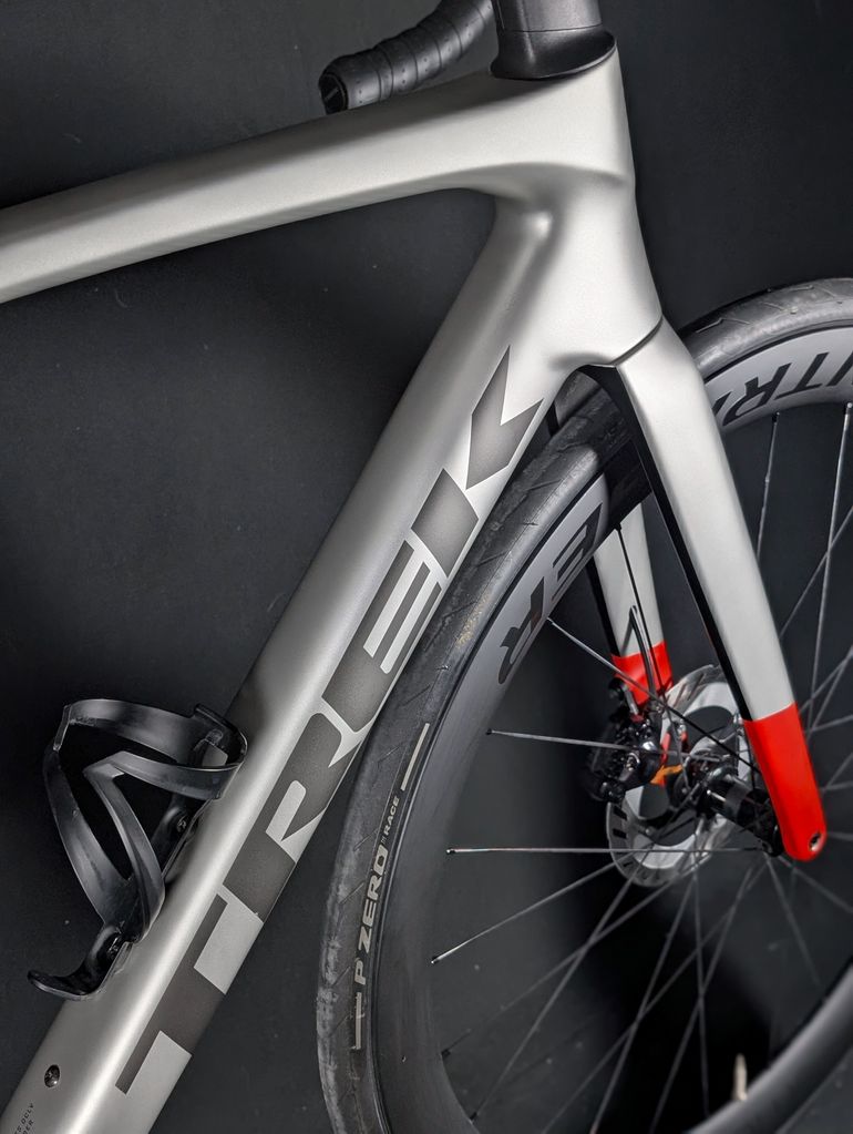 Used Trek Madone SL 7 Gen 8 2025 2025 Road & Gravel, Light Gray — image 7 of 24