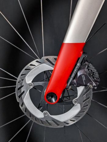 Used Trek Madone SL 7 Gen 8 2025 2025 Road & Gravel, Light Gray — image 17 of 24