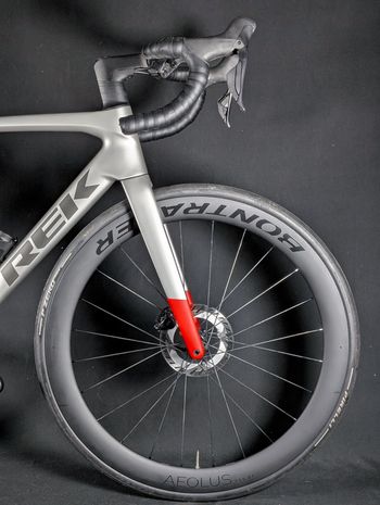 Used Trek Madone SL 7 Gen 8 2025 2025 Road & Gravel, Light Gray — image 16 of 24