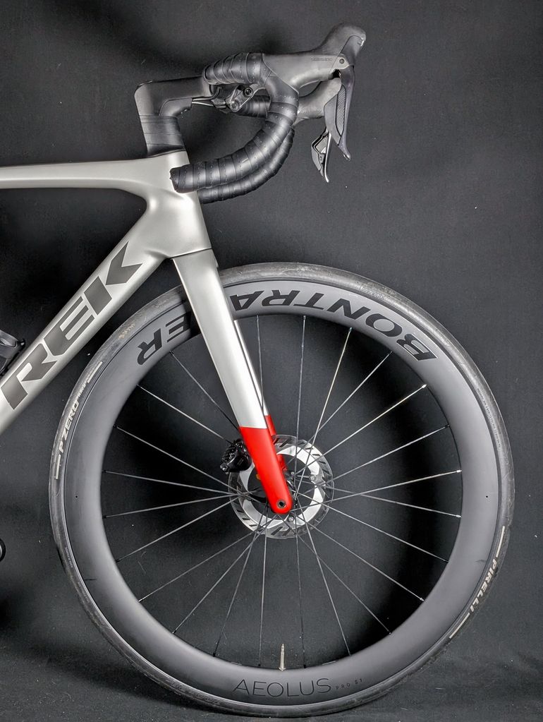 Used Trek Madone SL 7 Gen 8 2025 2025 Road & Gravel, Light Gray — image 16 of 24