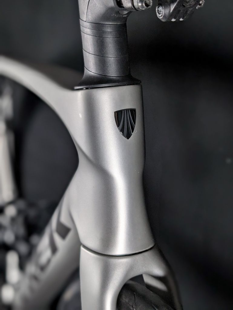 Used Trek Madone SL 7 Gen 8 2025 2025 Road & Gravel, Light Gray — image 9 of 24