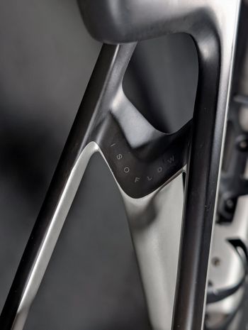 Used Trek Madone SL 7 Gen 8 2025 2025 Road & Gravel, Light Gray — image 10 of 24